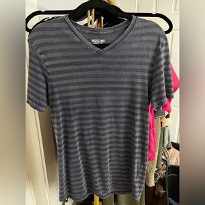 🦋Like New🦋 Super Soft Striped Mossimo T-Shirt